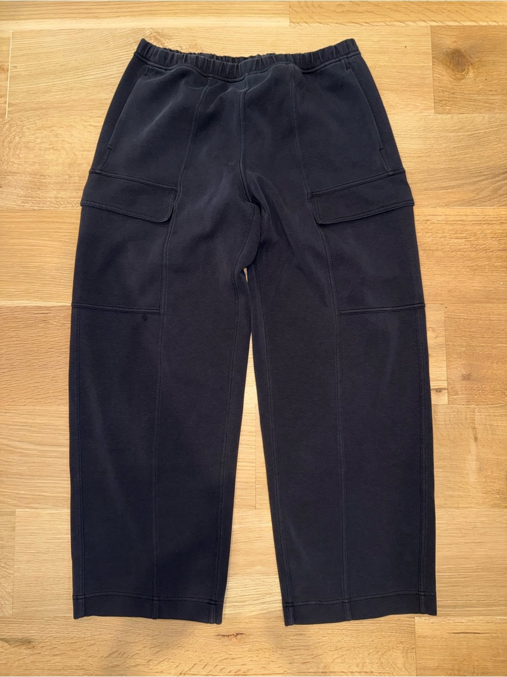 Lululemon cotton blend women’s Black Cargo Sweatpants size 12